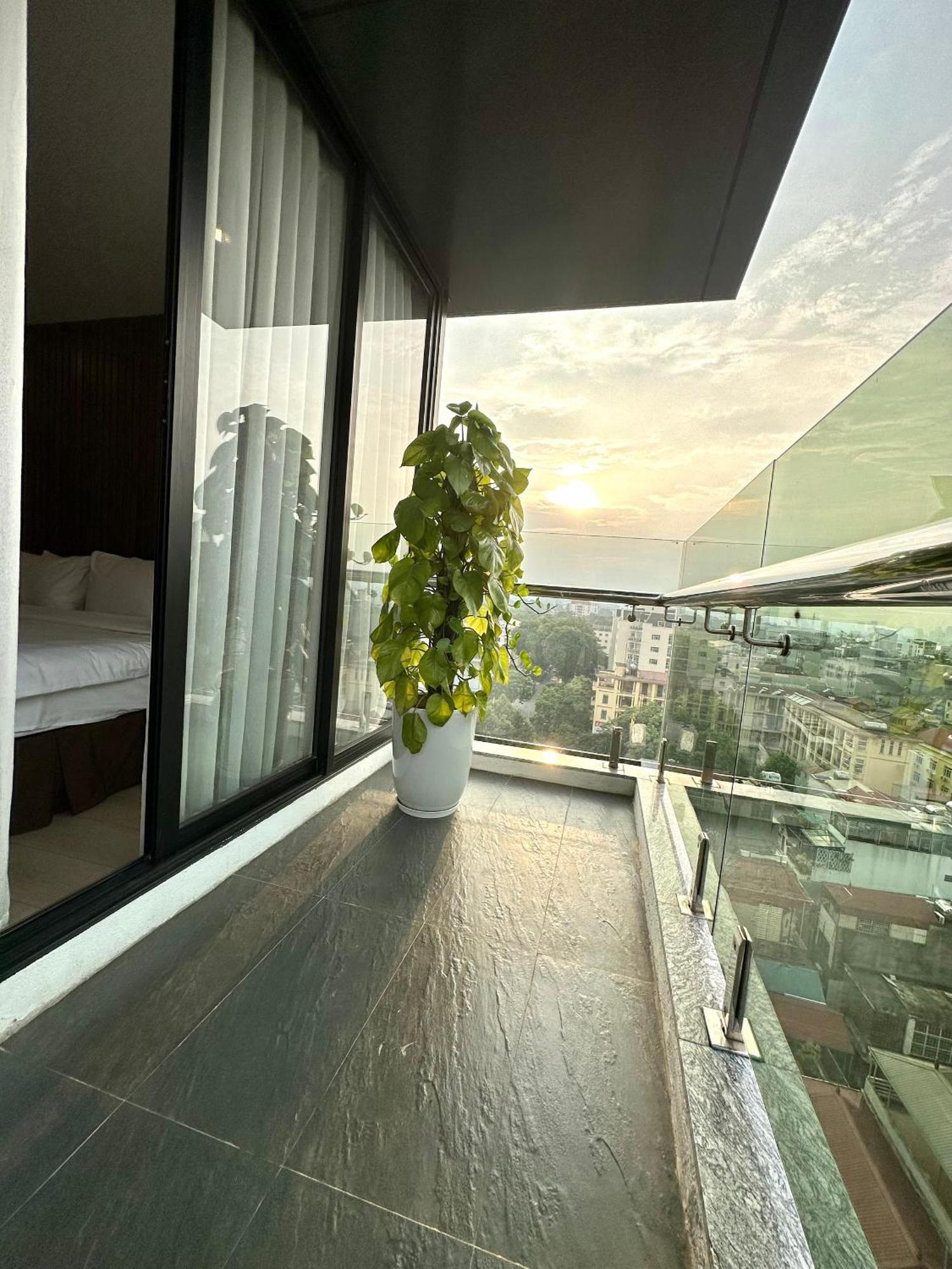 Hnc Premier Hotel & Residences Ханой Екстериор снимка